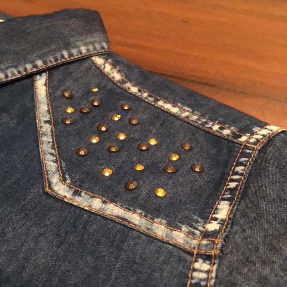 Dream Out Loud by Selena Gomez -Chambray Button Up - Picture 3 of 10